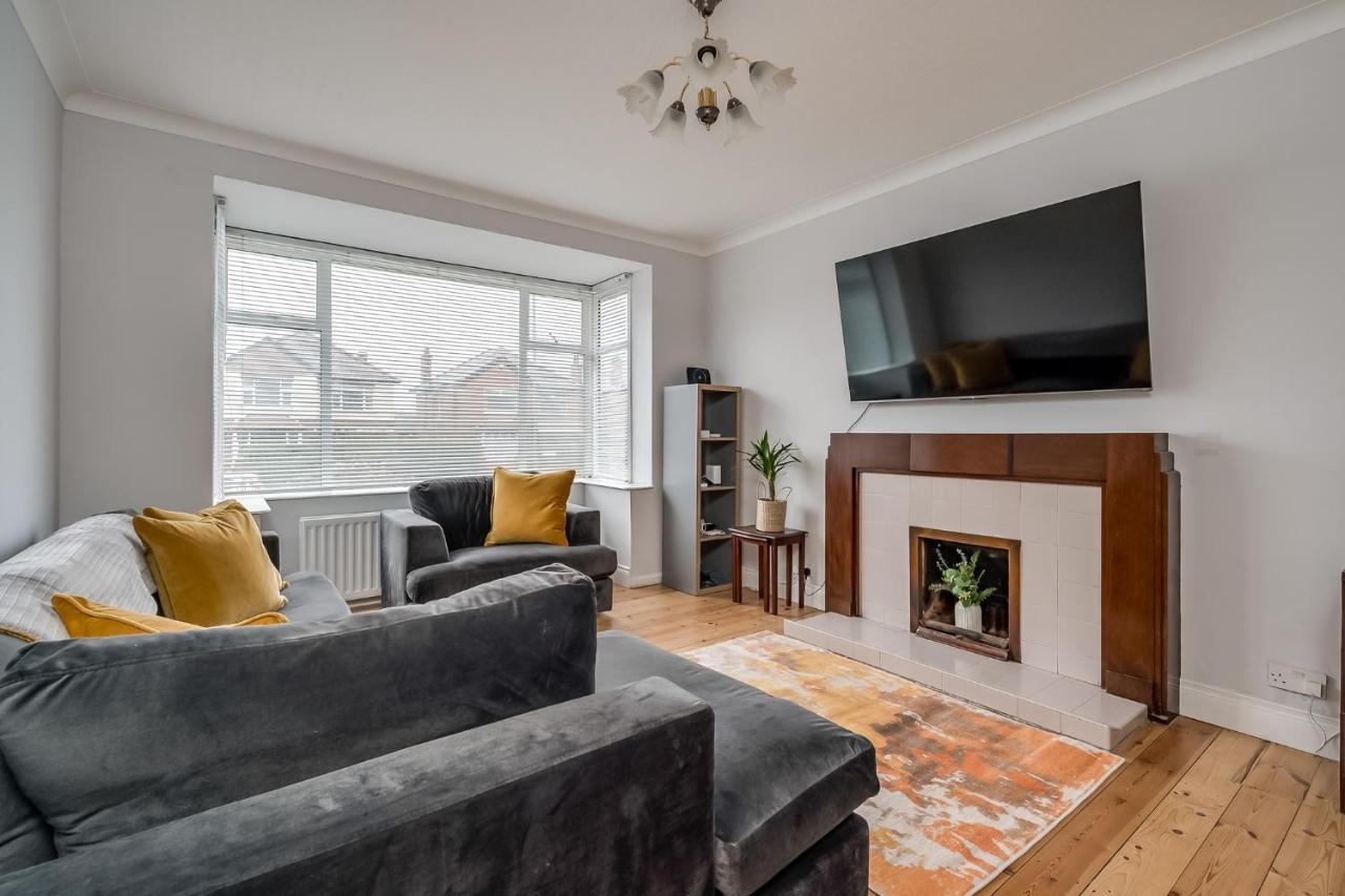 Hébergement de vacances Stunning 4-bedroom Detached House With Garden In A Great Location - Loads Of Space With Free Parking Belfast